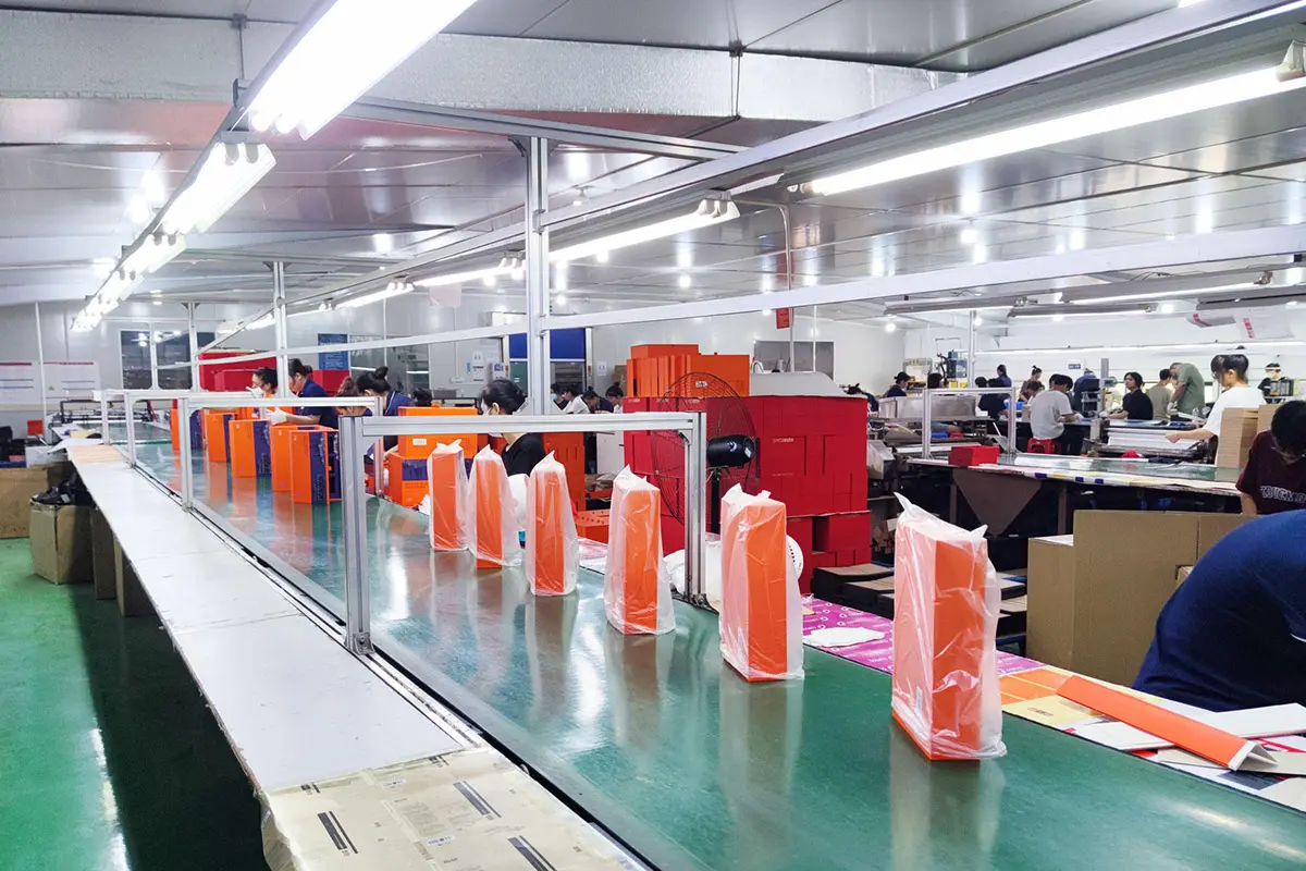 Logo finishing check on perfume packaging sample