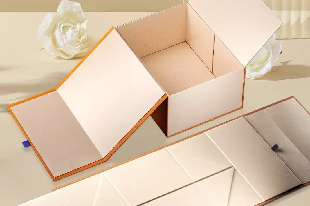 Velvet insert inside custom jewelry gift box